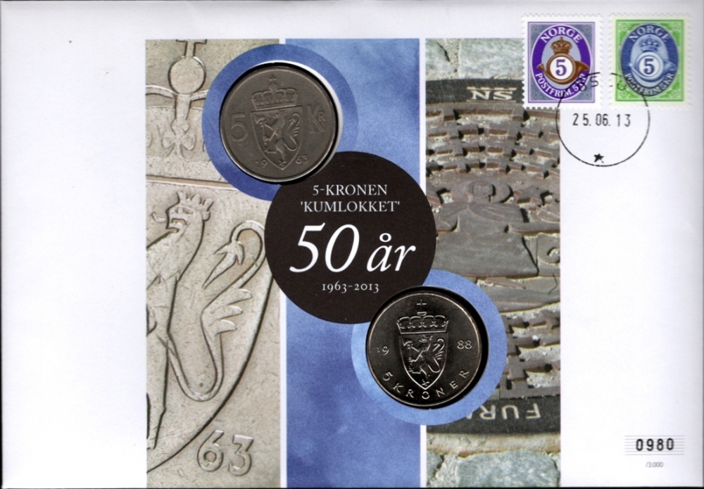 Mynt: Norsk 5 kroner mynter fra 1963 og 1988
Frimerker: NK 1160+NK 1988
Stempel: Oslo, 25.06.2013.
Opplag: 3.000 Stk. // Bakark medfølger