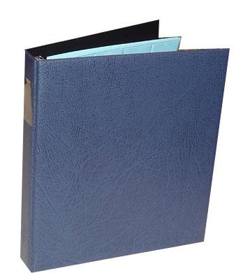 Et elegant A4 album i blå farge i polstret kunstlær. Leveres med 4 super 20 ark og 4 blå skilleark.